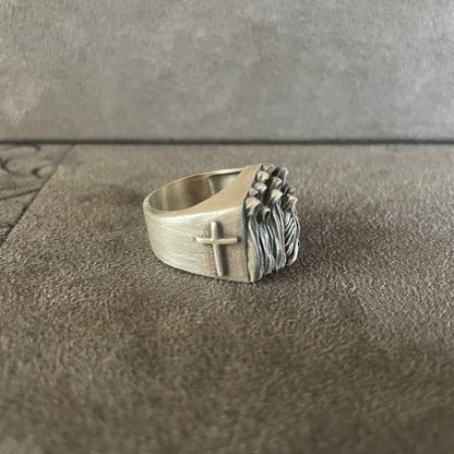 Creepy Ghost Ring